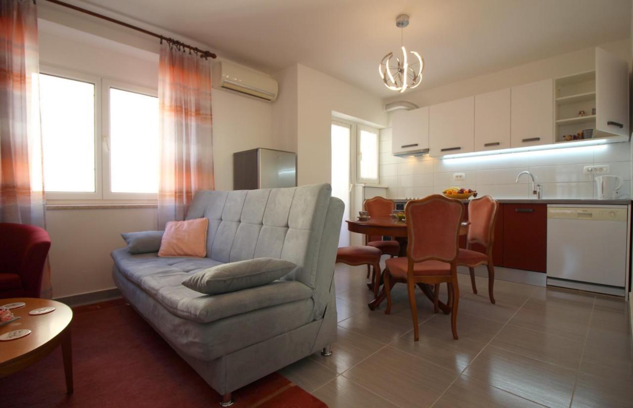 Apartment Agata In City Center Пореч Екстериор снимка