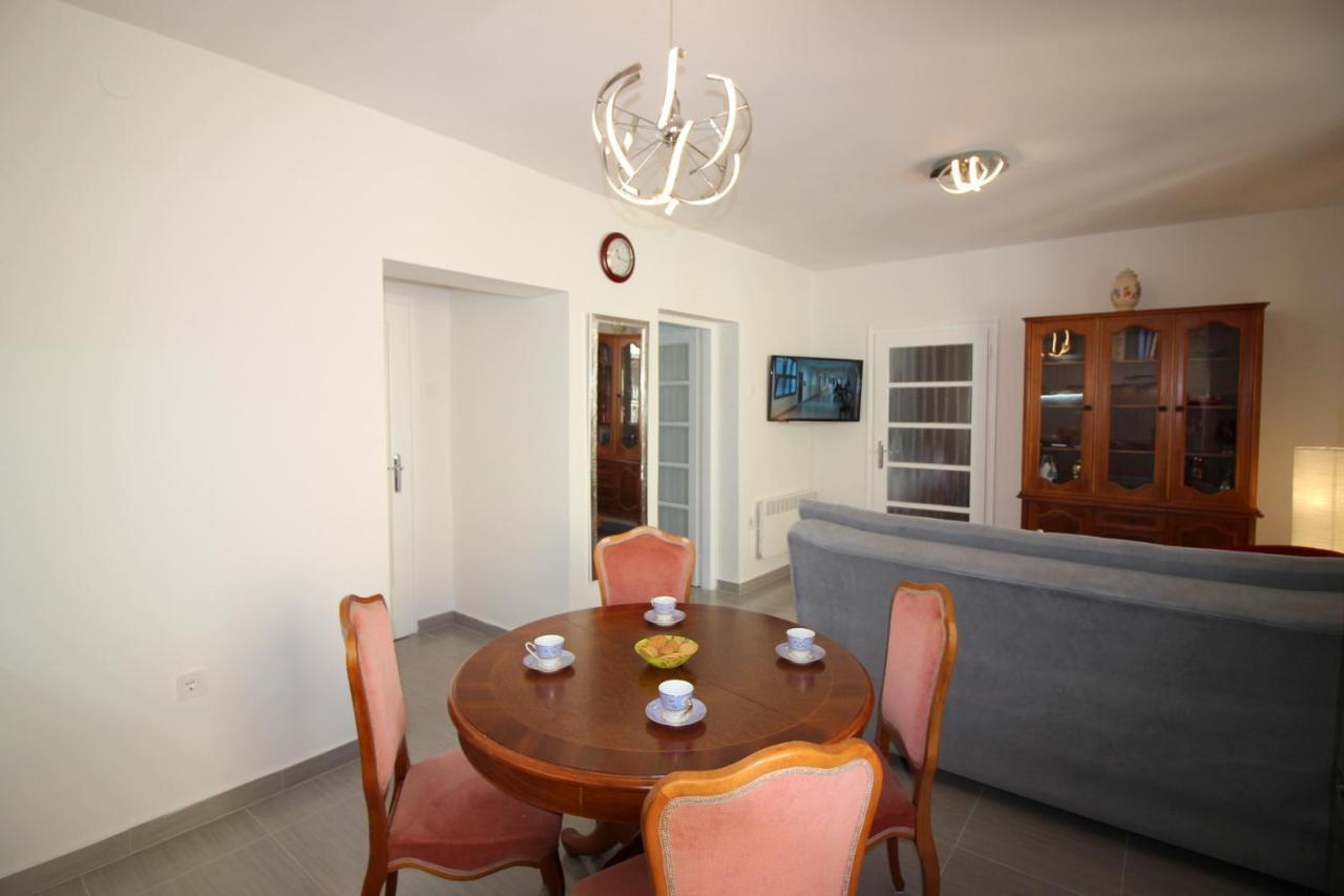 Apartment Agata In City Center Пореч Екстериор снимка