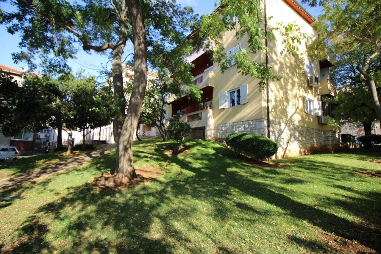 Apartment Agata In City Center Пореч Екстериор снимка
