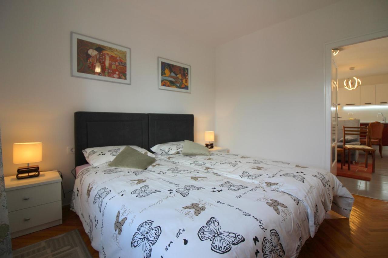 Apartment Agata In City Center Пореч Екстериор снимка